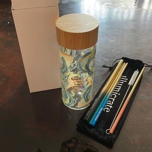 LE Illumicrate Water bottle and straws